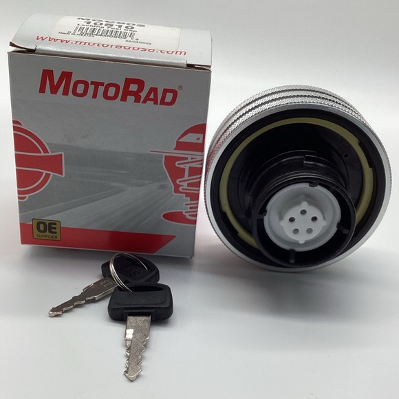 MotoRad 05-09 Mustang Billet Locking Gas Cap Kit - Brand New In Box - Picture 4 of 14